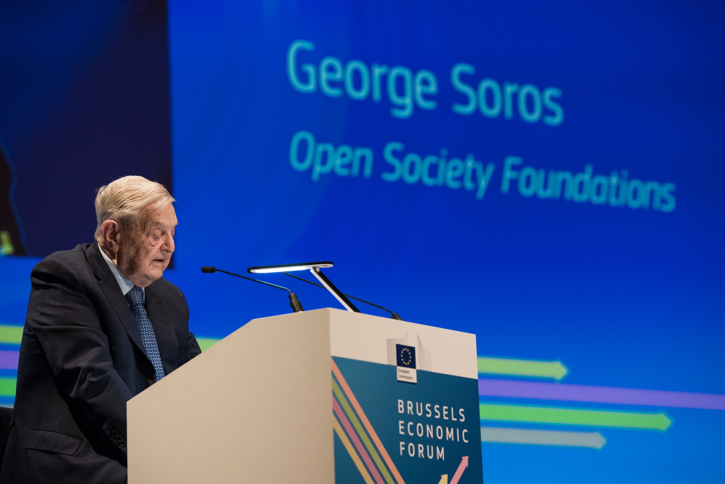 Џорџ Сорош, оснивач и председник Фонда за отворено друштво говори на Бриселском економском форуму, 01. јун 2017. (Фото: European Commission)