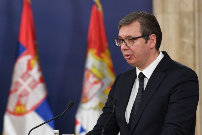 Vučić razgovarao sa patrijarhom Irinejom, bez vernika u crkvama za Vaskrs