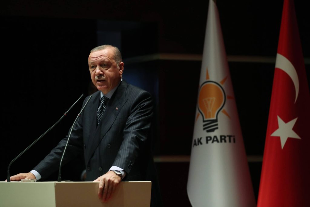 Turski predsednik Redžep Tajip Erdogan tokom govora na sastanku AKP-a (Foto: Cem Öksüz/Anadolu Ajansı)