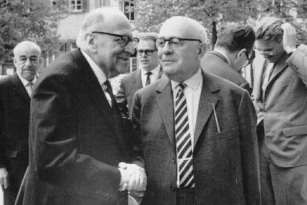 Maks Horkhajmer i Teodor Adorno tokom razgovora u Hajdelbergu, april 1964. (Foto: Jjshapiro at English Wikipedia, CC BY-SA 3.0)