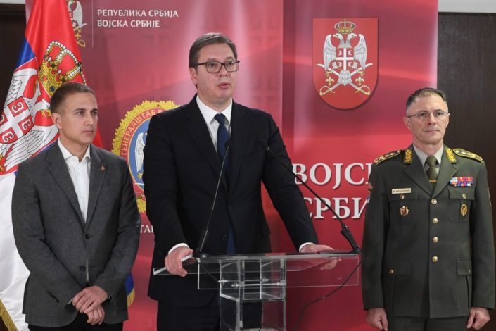 Vučić: Pokrećemo široku raspravu o vraćanju obaveznog vojnog roka