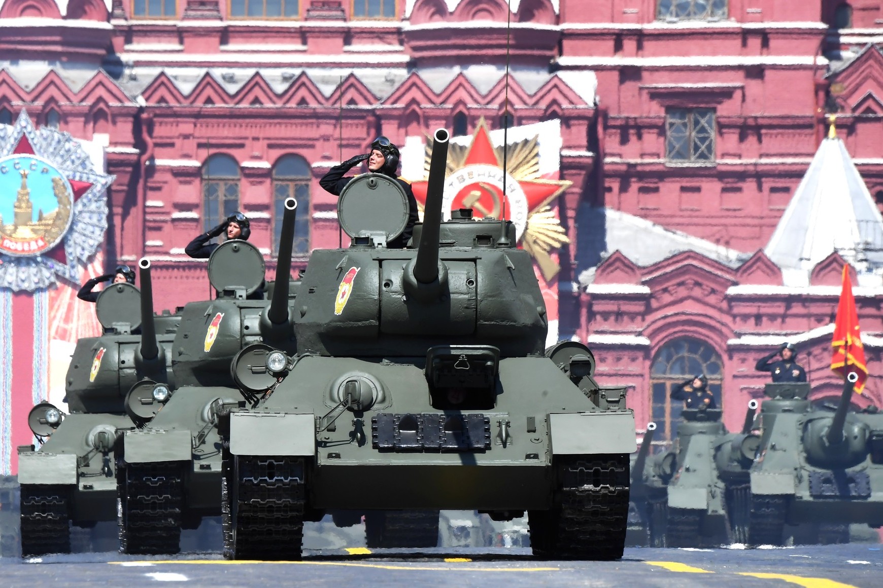 Tenkovi ruske armije tokom vojne parade povodom Dana pobede, Moskva, 24. jun 2020. (Foto: kremlin.ru)