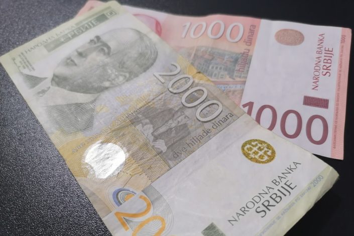 Hoće li naglo jačanje dolara oboriti srpski dinar?