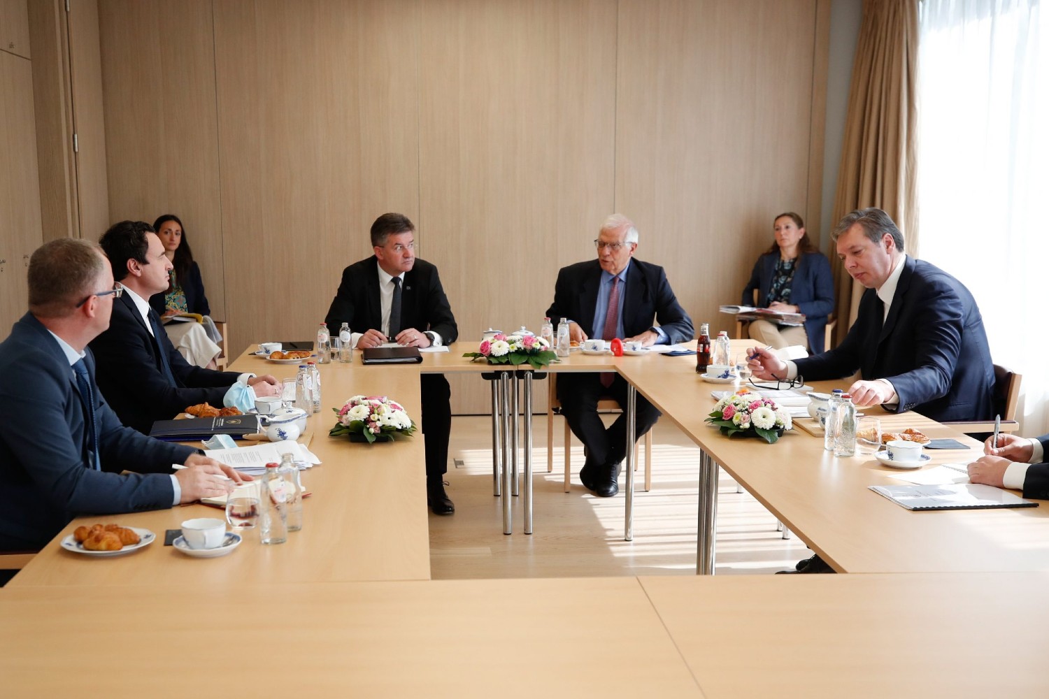 Predsednik Srbije Aleksandar Vučić i Aljbin Kurti tokom dijaloga Beograda i Prištine, Brisel, 15. jun 2021. (Foto: European Council/Mario Salerno)