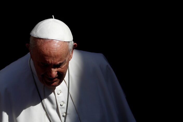 Telegraf: Konzervativci u Vatikanu vrše pritisak na papu da podnese ostavku