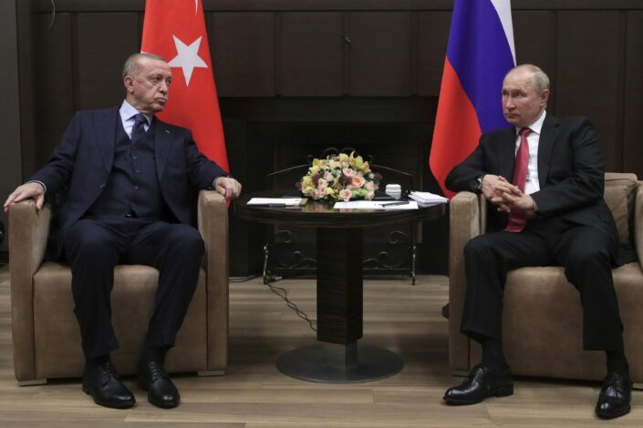 Erdogan: Sa Rusijom razmatramo više ugovora u vojnoj sferi, uključujući i podmornice