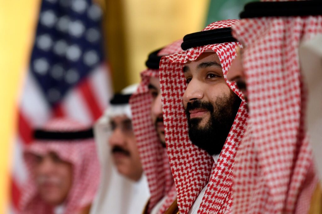 Saudijski prestolonaslednik Mohamed bin Salman tokom sastanka sa američkim predsednikom Donaldom Trampom na marginama samita G20 u Osaki, 29. jun 2019. (Foto: AP Photo/Susan Walsh)