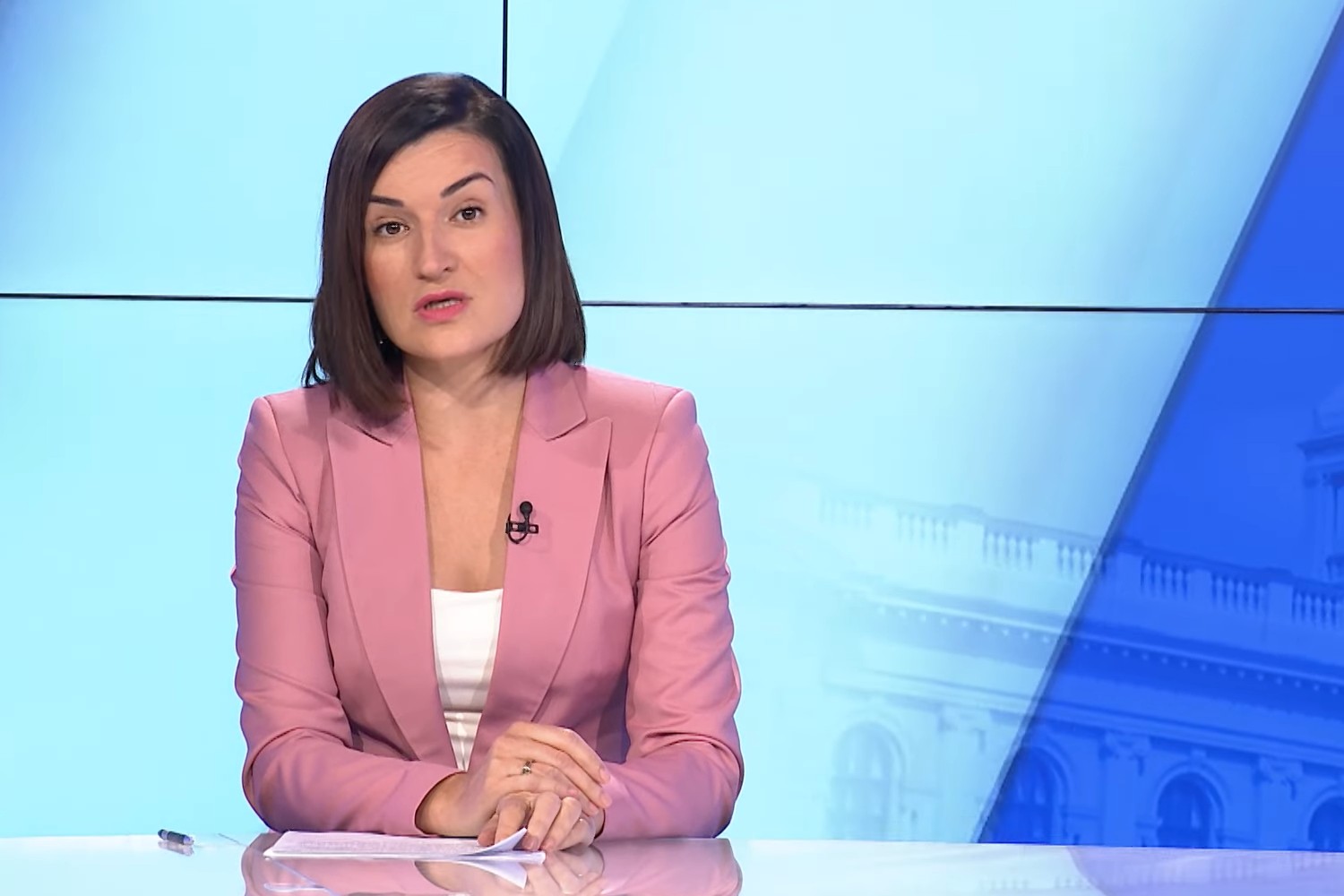 Jelena Obućina, voditeljka na TV Njuzmaks adrija (Foto: Snimak ekrana/Jutjub/Newsmax Adria)