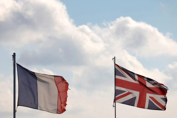 Pariz preti, London uzvraća: Brodovi u stanju pripravnosti, pozvan ambasador