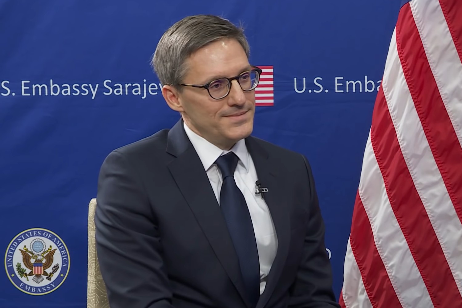 Специјални саветник америчког државног секретара Ентонија Блинкена Дерек Шоле (Фото: Снимак екрана/Јутјуб/N1)