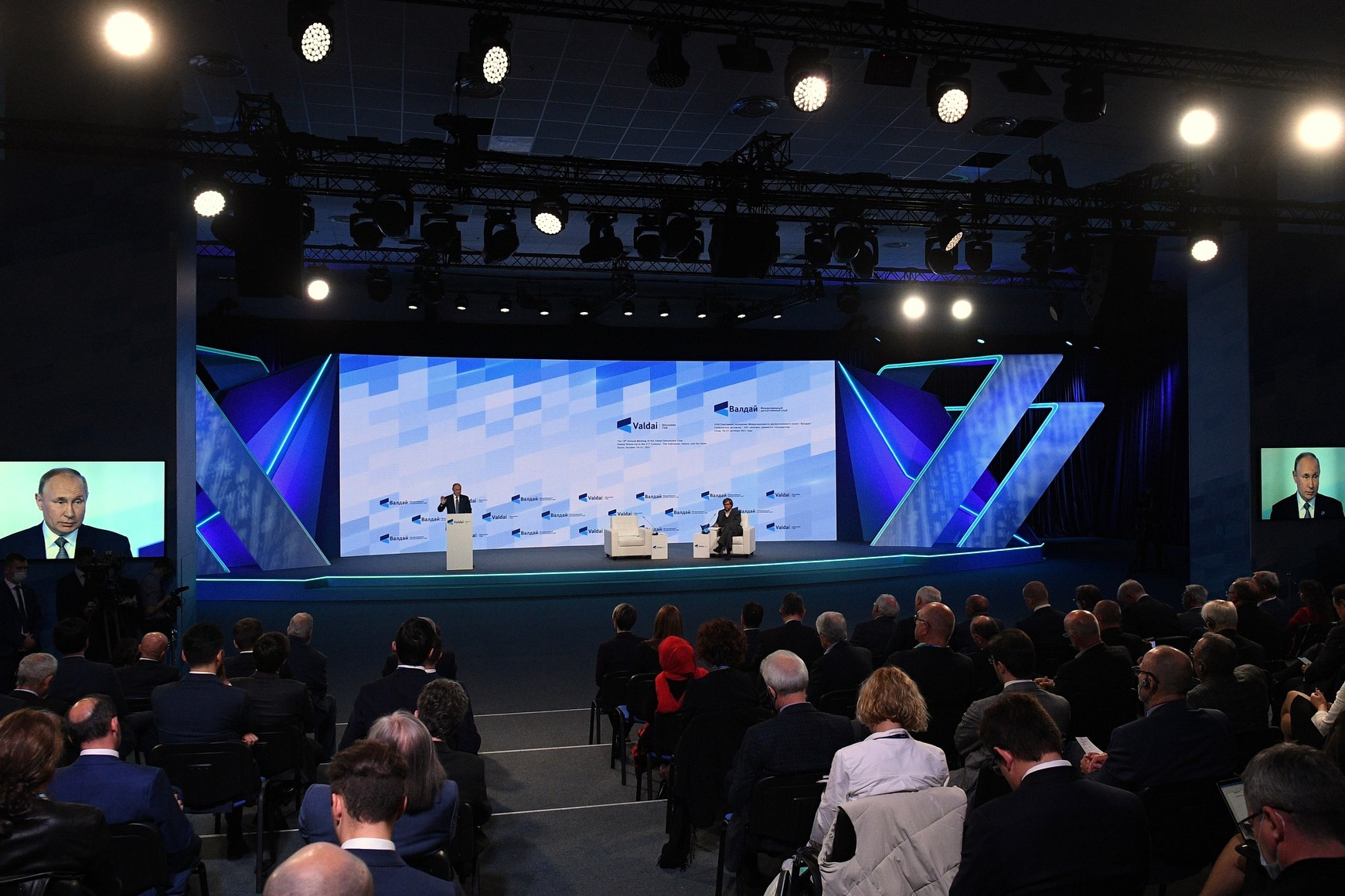 Predsednik Rusije Vladimir Putin tokom govora na Valdaj diskusionom forumu, Soči, 21. oktobar 2021. (Foto: RIA Novosti/kremlin.ru)