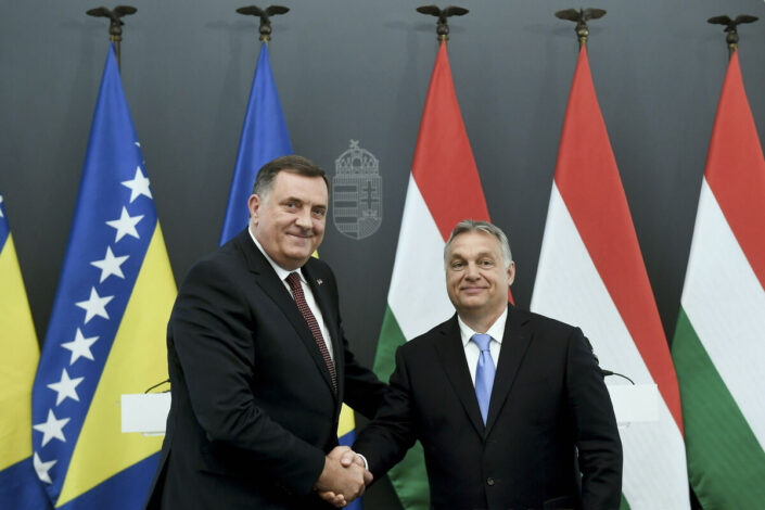 Dojče vele: Orban mogući posrednik između Dodika i Šmita