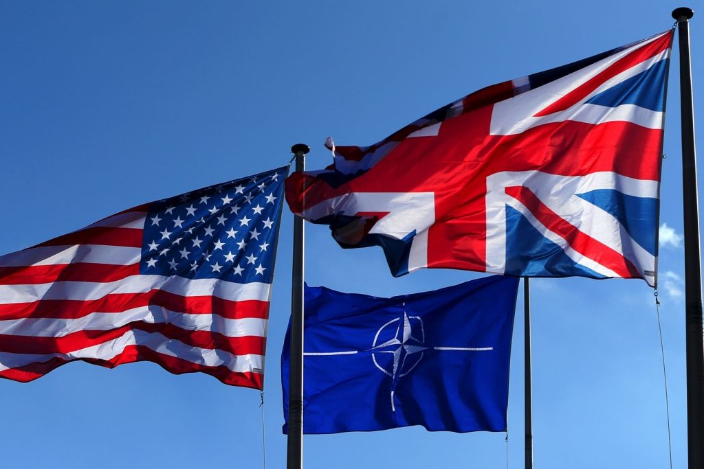 Zastave SAD, Velike Britanije i NATO