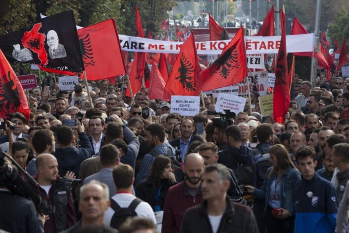 Egzodus: Skoro 200.000 Albanaca za četiri meseca prijavilo se za odlazak sa KiM