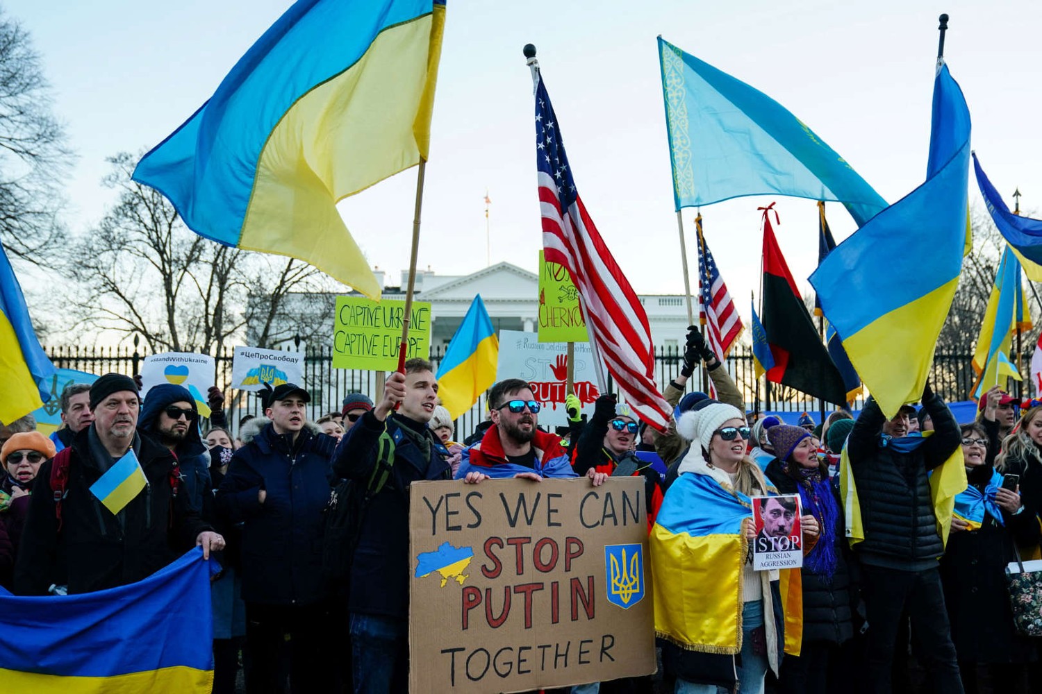 Demonstrators participate in the "Stand with Ukraine" rally in Lafayette Square near the White House in Washington, February 20, 2022. REUTERS / Sarah Silbiger