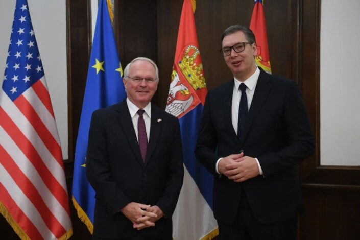 Vučić se sastao sa američkim ambasadorom Hilom; Brnabić: Šetnja će se održati