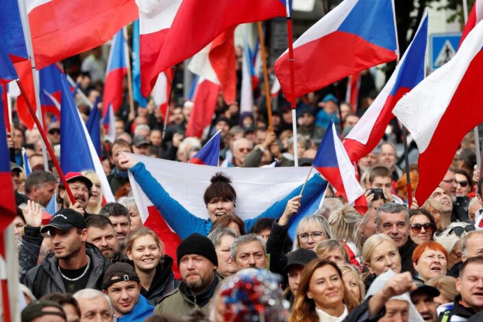 Česi u Pragu zahtevaju vojnu neutralnost i pregovore sa Rusijom o gasu