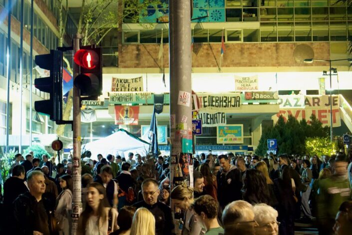 Ko sa decom spava…